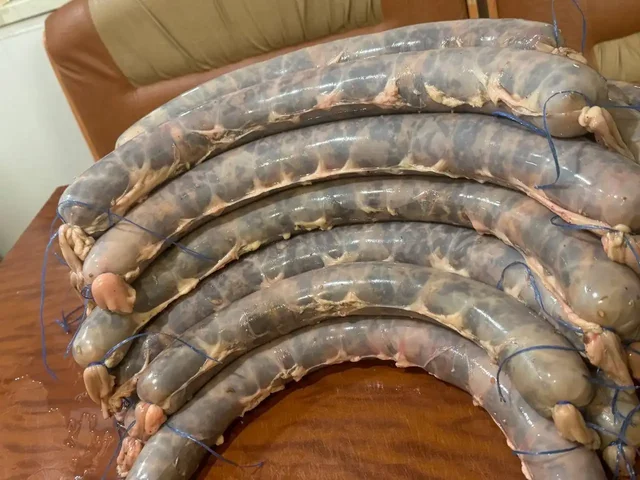 Продам колбасу конину с домашним чесноком - Барахолка в Орск-Новотроицк