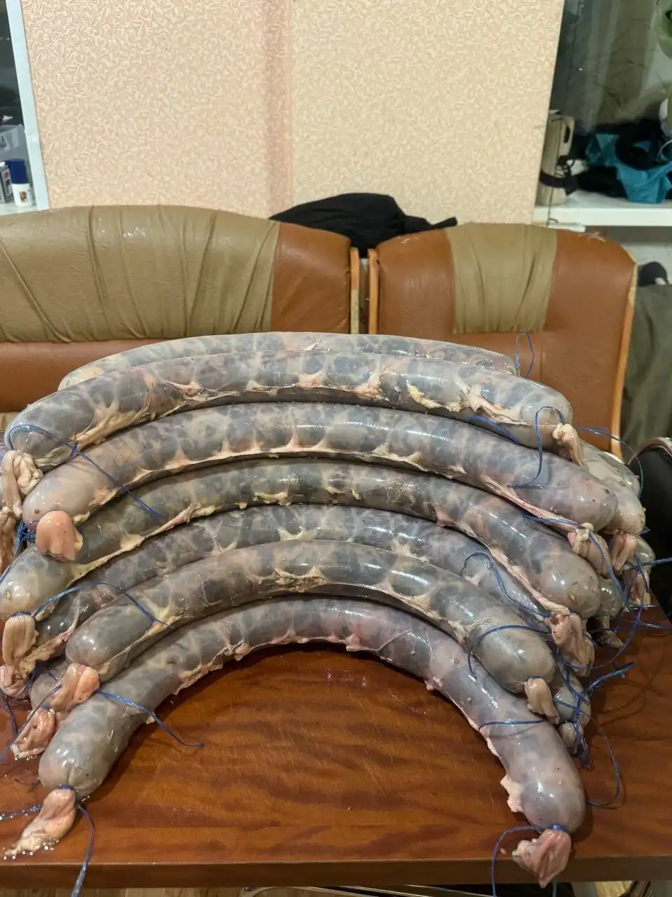 Продам колбасу конину с домашним чесноком - Барахолка в Орск-Новотроицк