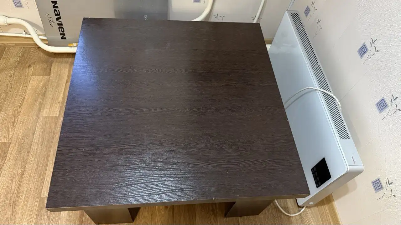 Стол-трансформер в хорошем состоянии - Мебель (Для дома и дачи) в Орск