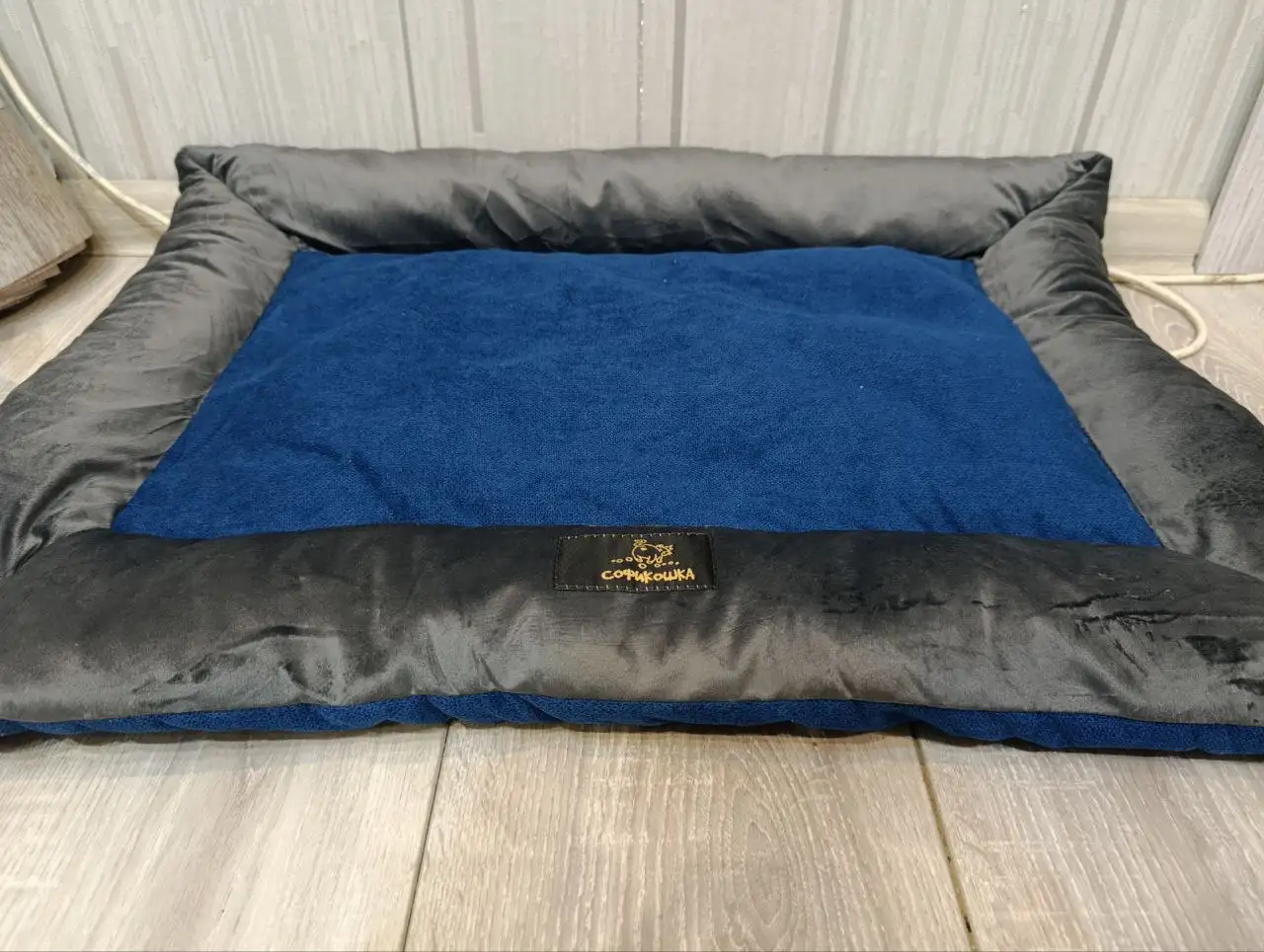 Лежанка-подушка для животных мелких и средних пород - Аксессуары для животных (Животные) в Орск