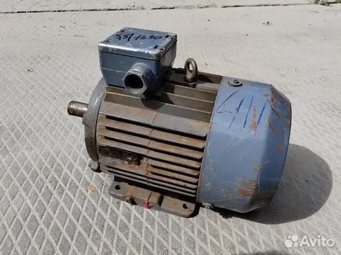 Покупка асинхронного электродвигателя от 4кв и 1400 об/мин - Кузовные запчасти в Орск