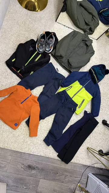 Куртка зеленая 122, штаны 116, брюки 110, кроссовки 31 размер, флиска 116 - Джинсы в Орск