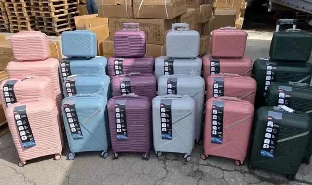 Продажа чемоданов и кейсов разных размеров - частное объявление в Орск-Новотроицк