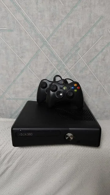Продам Xbox с играми и джойстиками - Электроника в Орск