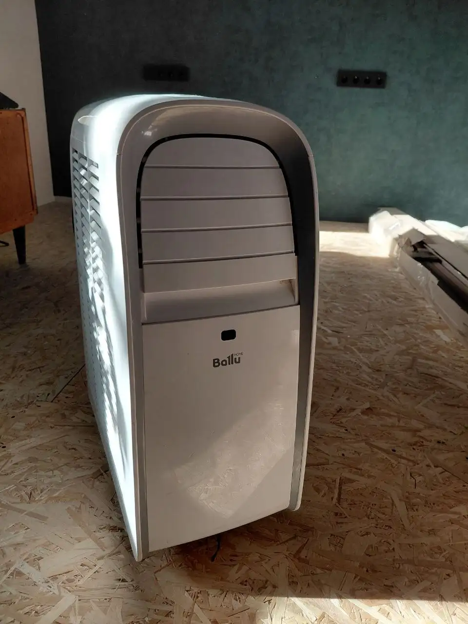 Продам напольный кондиционер - Для дома и дачи в Орск-Новотроицк