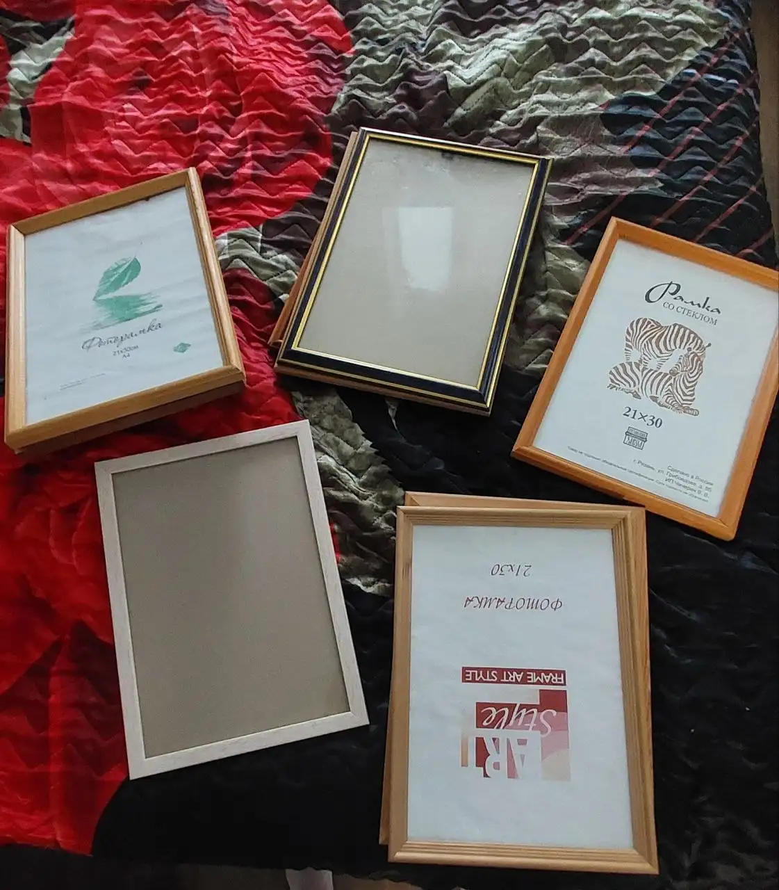 Продажа фоторамок 21×30 в хорошем состоянии - Интерьер и декор (Для дома и дачи) в Орск