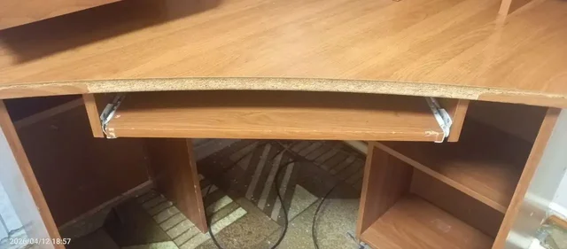 Продам компьютерный стол - Кухонная мебель в Орск