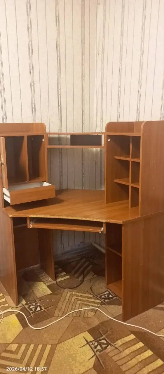 Продам компьютерный стол - Для дома и дачи в Орск