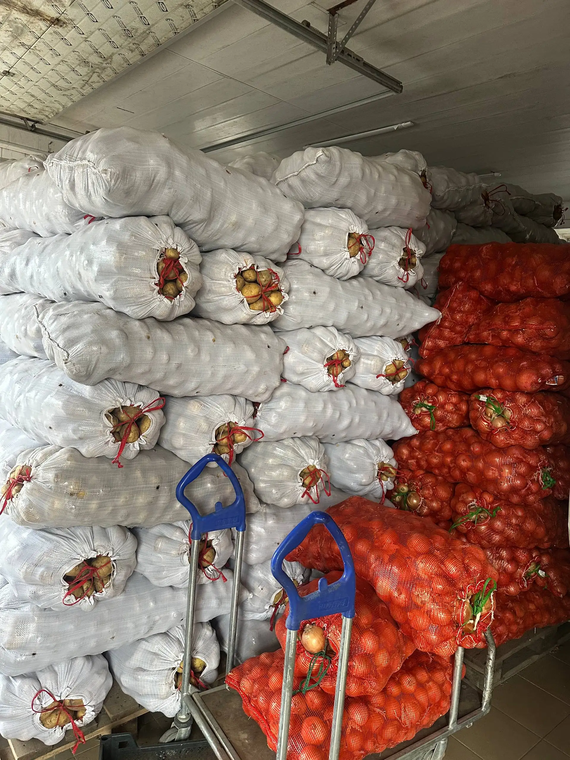 Продажа картошки и лука с доставкой - Продукты питания (Барахолка) в Орск