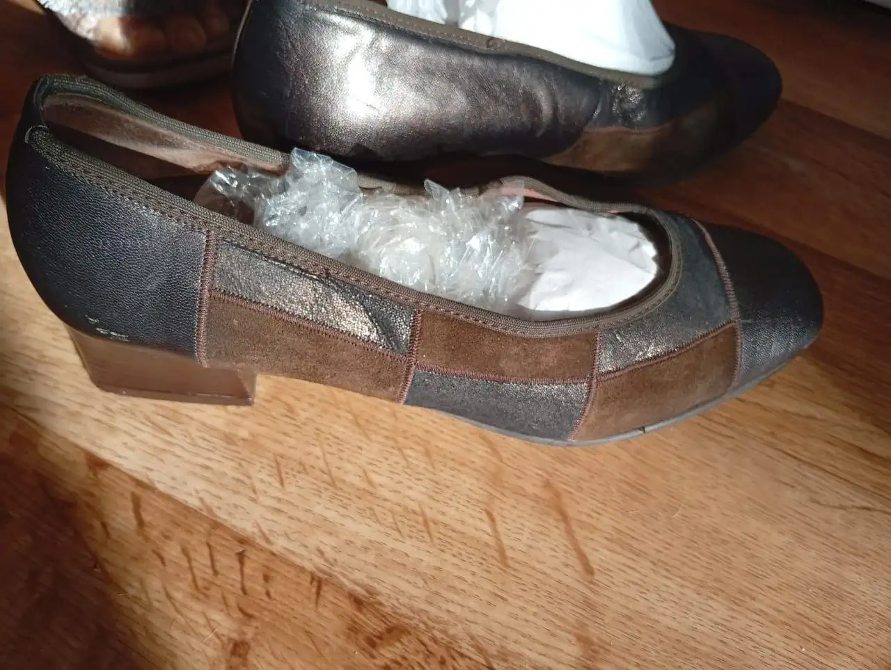 Продажа обуви и одежды - Обувь и верхняя одежда (Одежда) в Новотроицк