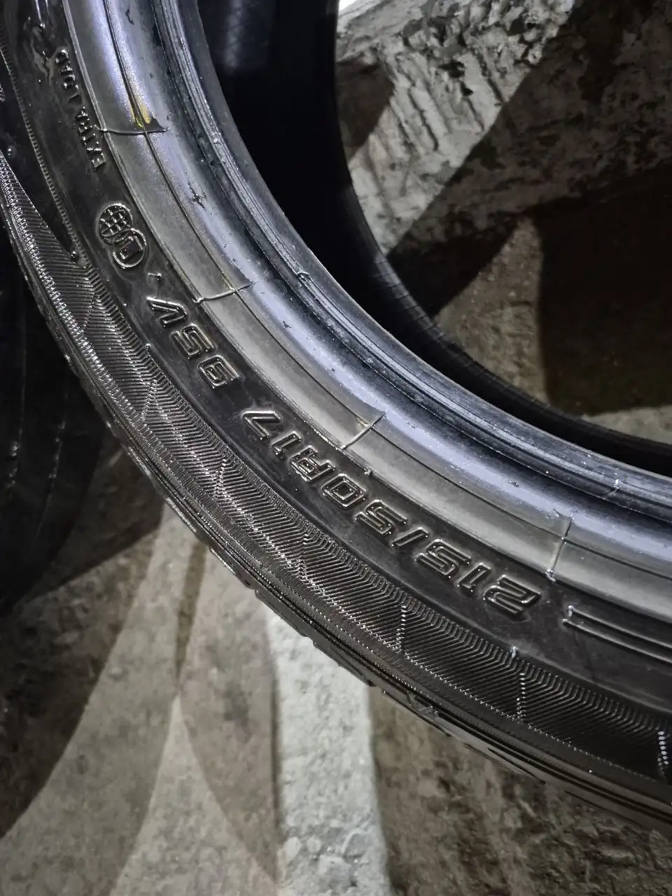 Продажа двух баллонов Dunlop 215/50 R17 - Шины и диски (Авто) в Орск или Новотроицк