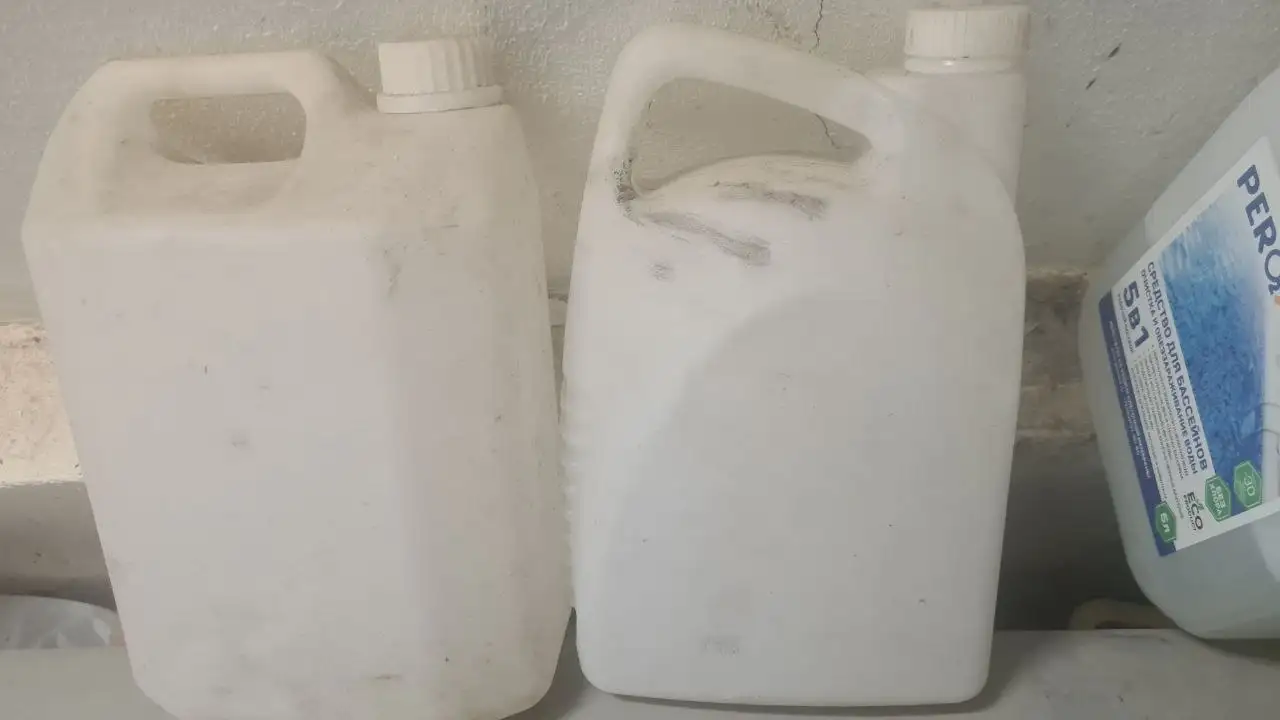 Отдам из под жидкости для стекла - Барахолка в Орск