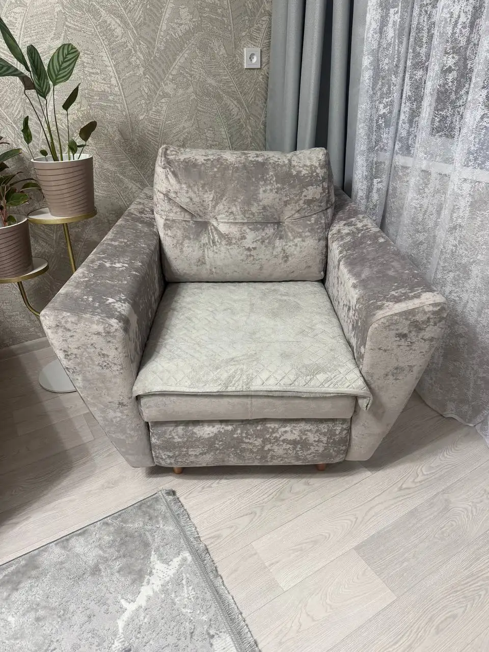 Продам новый комплект диван + кресло на гарантии - Мебель (Для дома и дачи) в Орск-Новотроицк