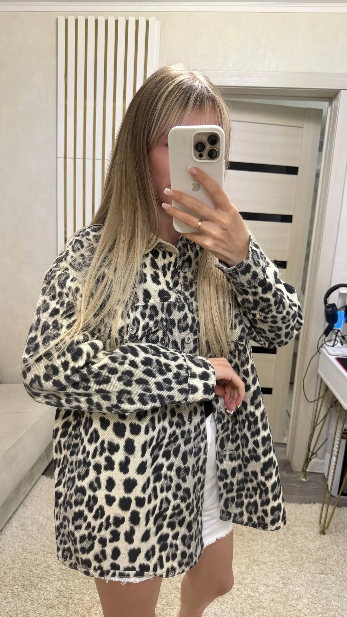 Продажа джинсовки и кроссовок - Верхняя одежда (Одежда) в Орск