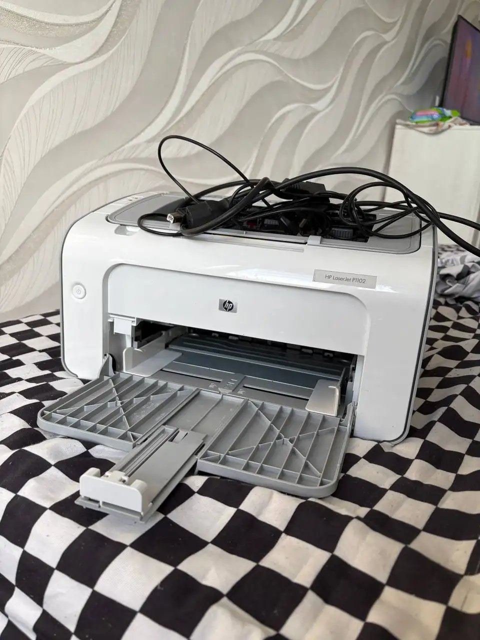 Принтер HP LaserJet P1102 на запчасти/ремонт - Электроника в Орск