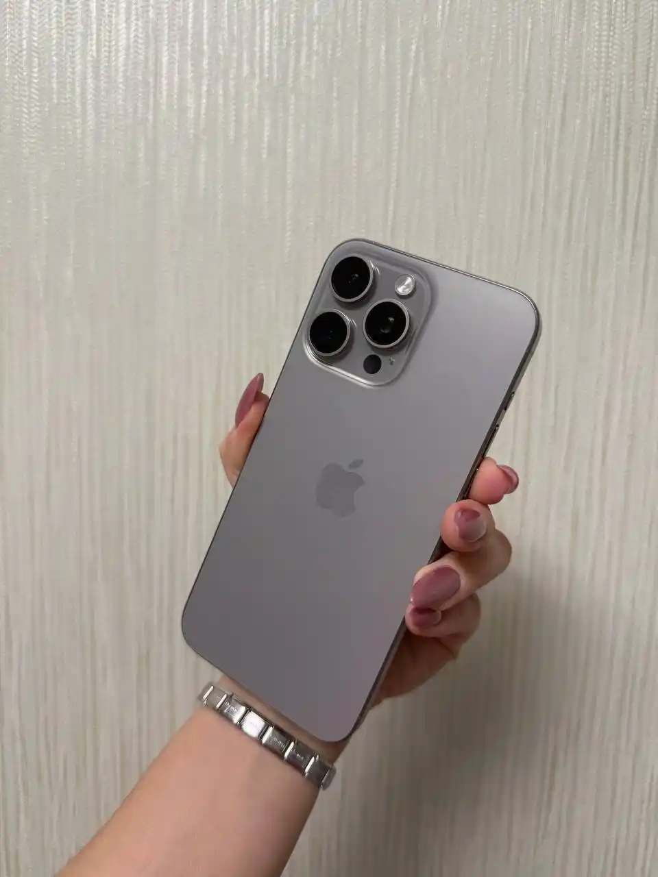 Продам iPhone 15 Pro Max 256 ГБ