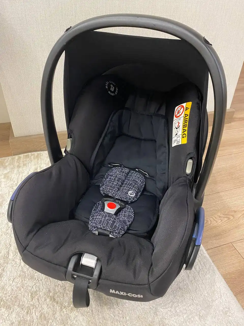Продам автолюльку Maxi Cosi 0+