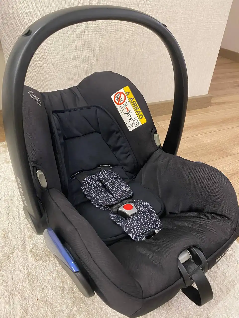Продам автолюльку Maxi Cosi 0+