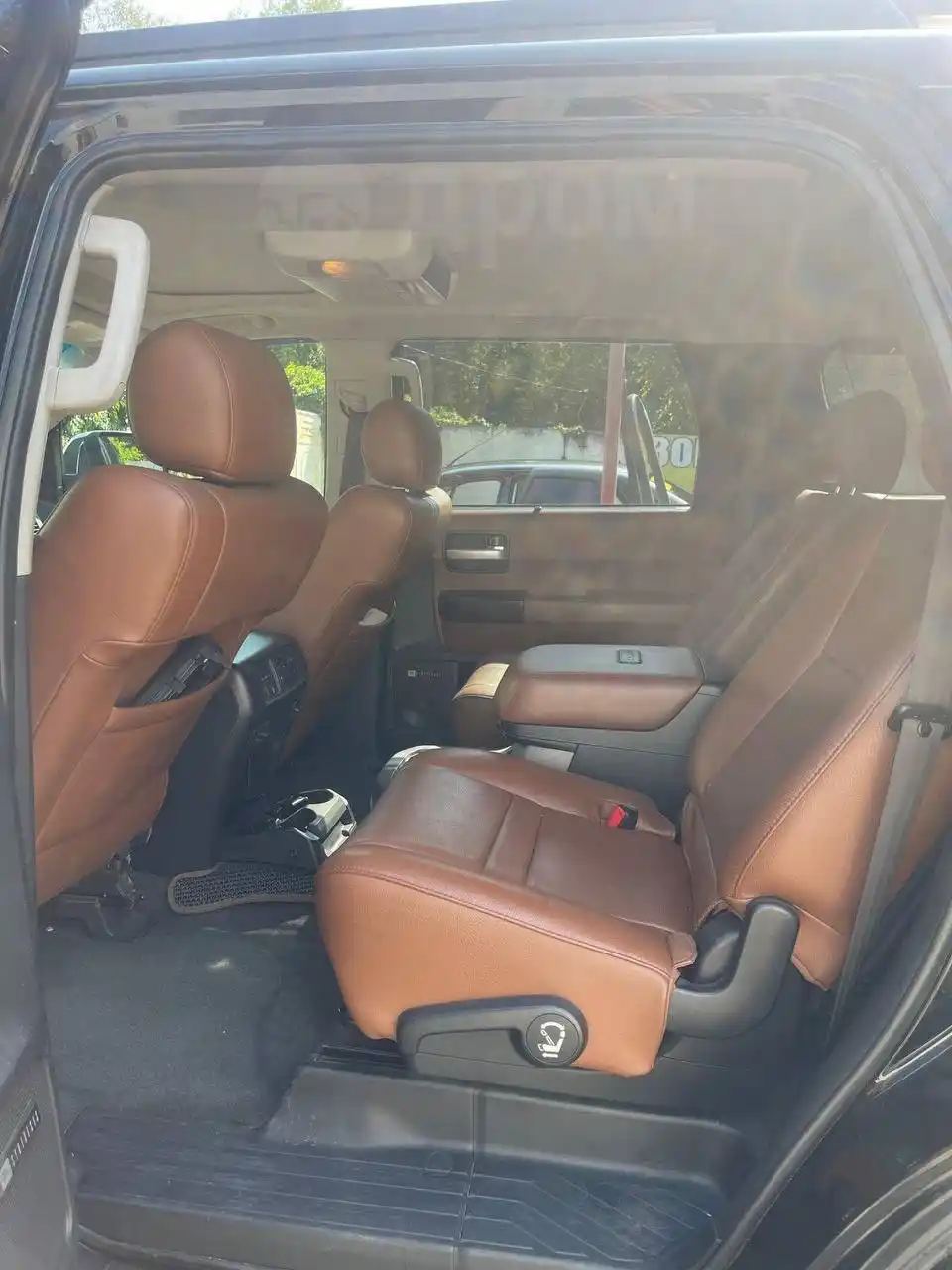 Toyota Sequoia 2012