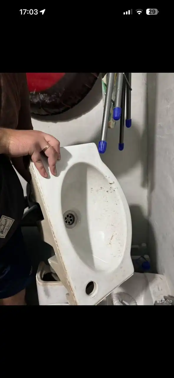 Раковина маленькая от застройщика