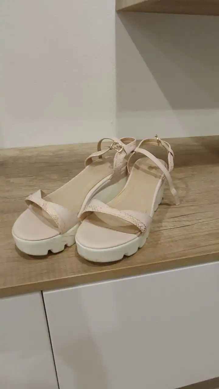 Отдам обувь разных размеров