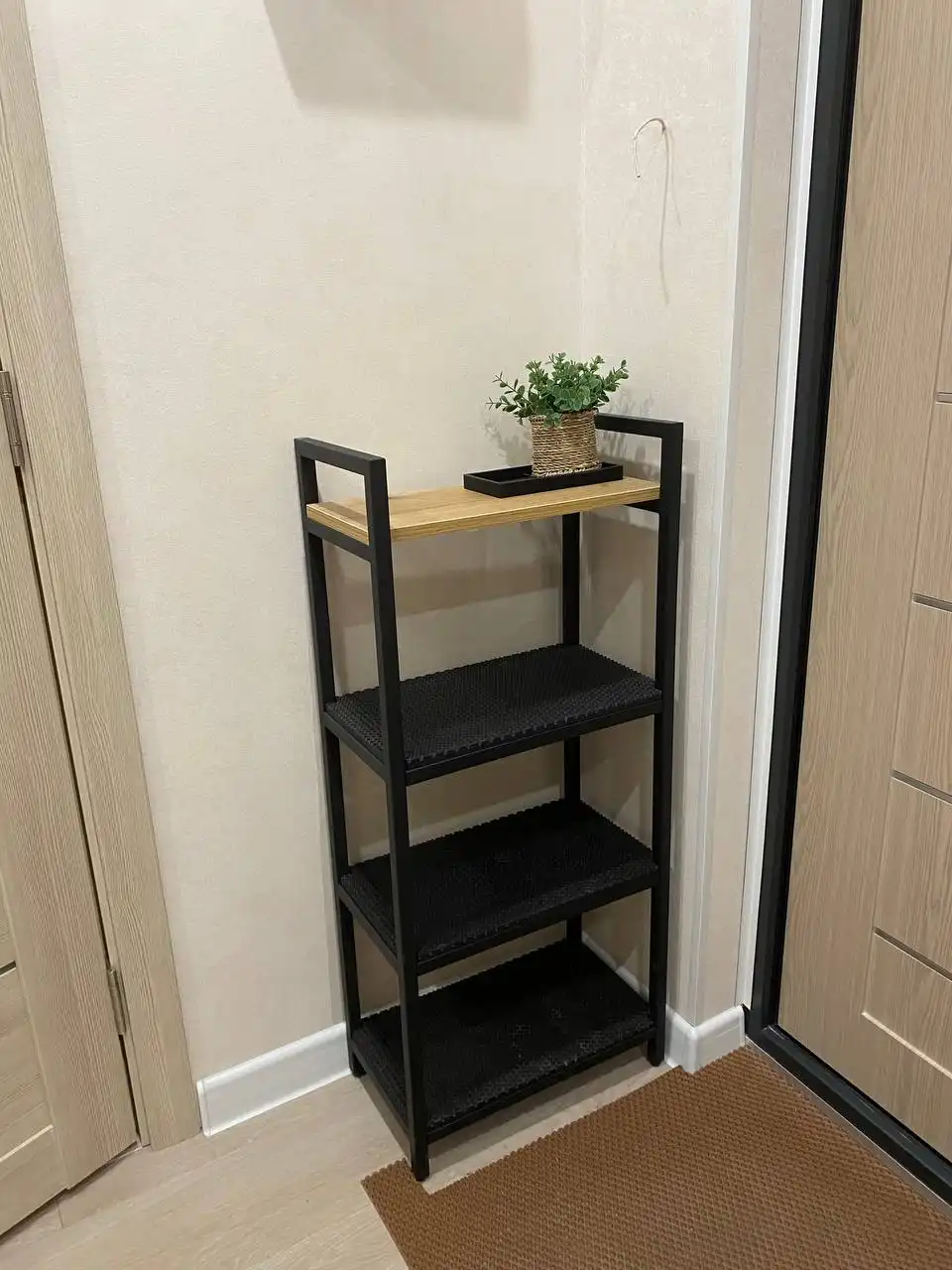 Продам обувницу с ковриками