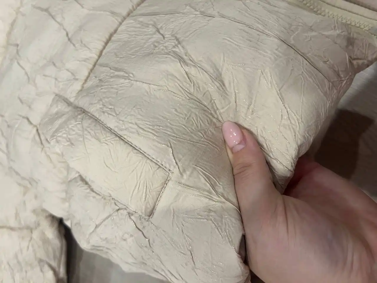 Продам новую куртку 46-48 размер