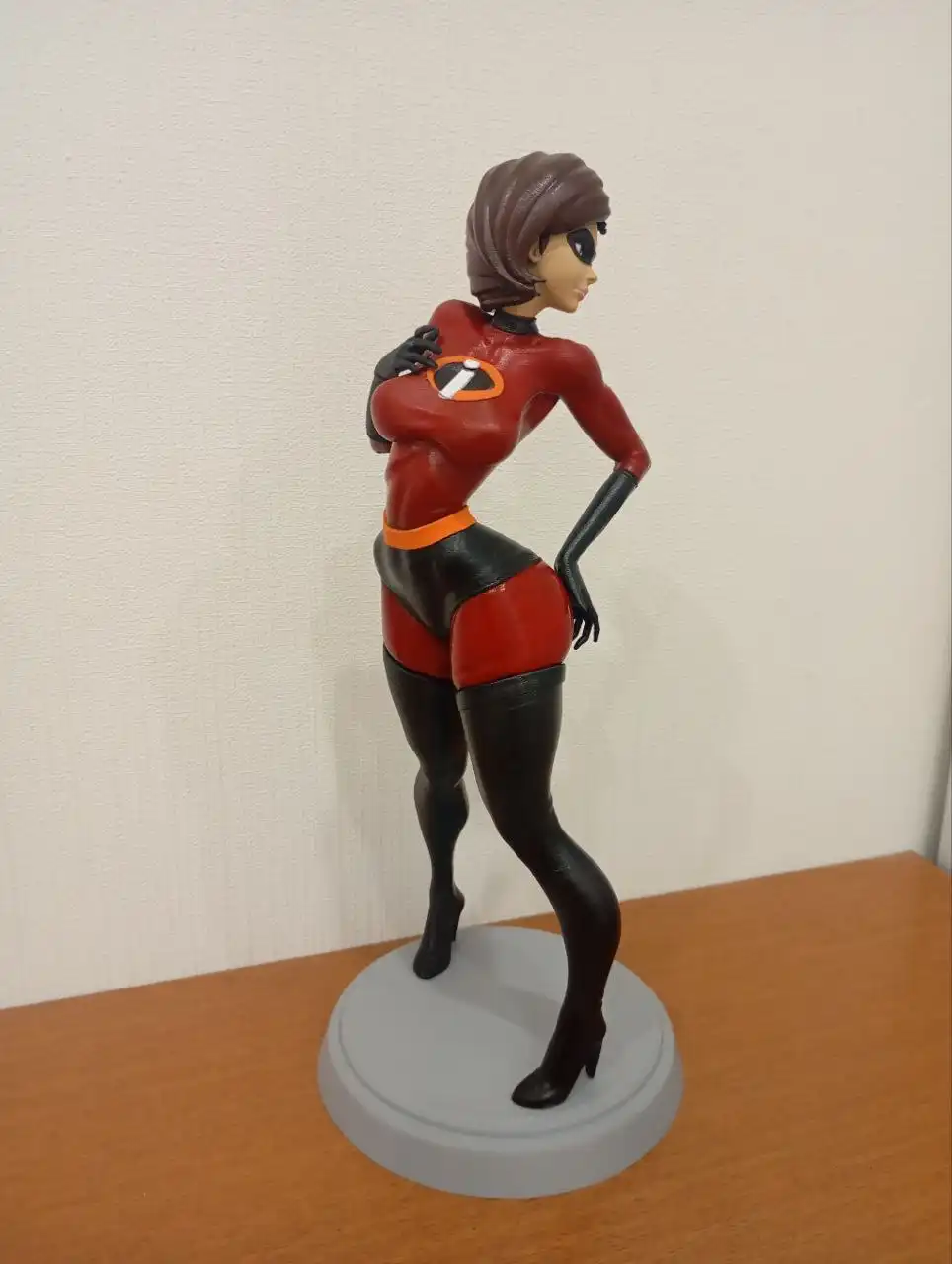 Фигурка эластика 33 см