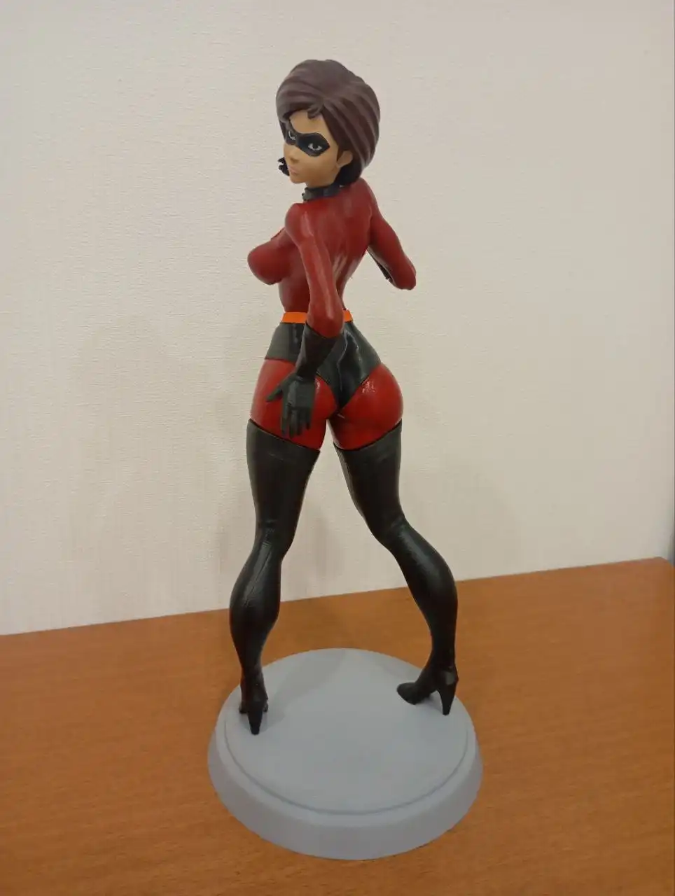 Фигурка эластика 33 см