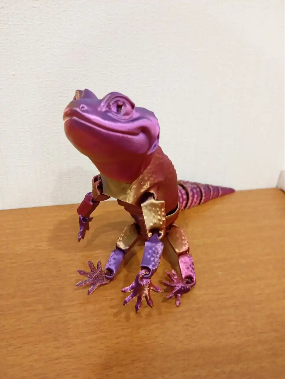 Шарнирные игрушки в наличии