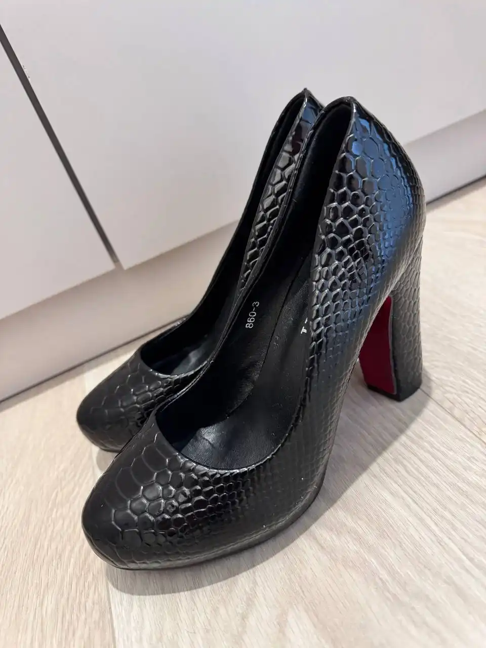 Новая одежда и обувь с биркой и в отличном состоянии