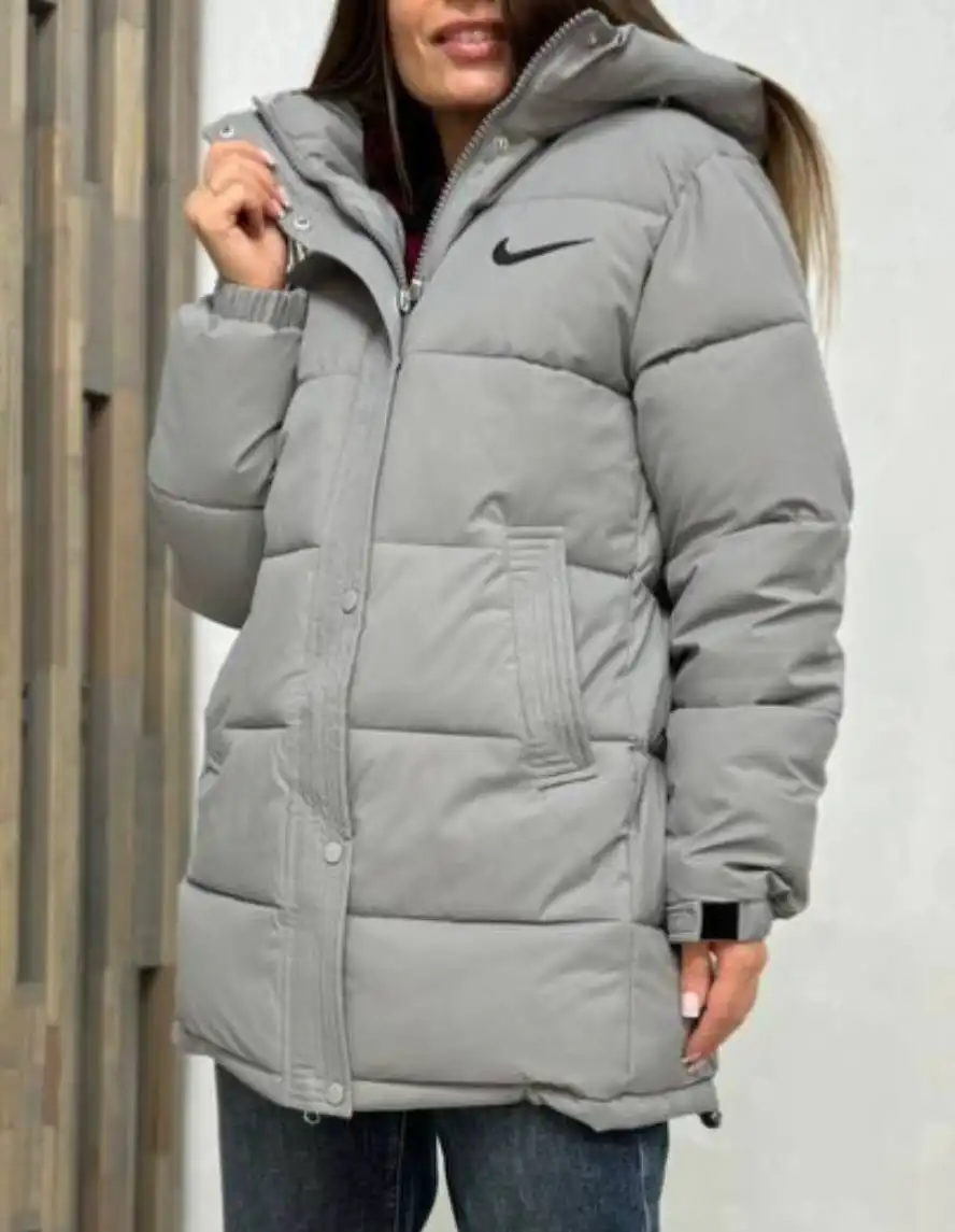 Зимняя куртка размер 46 в отличном состоянии