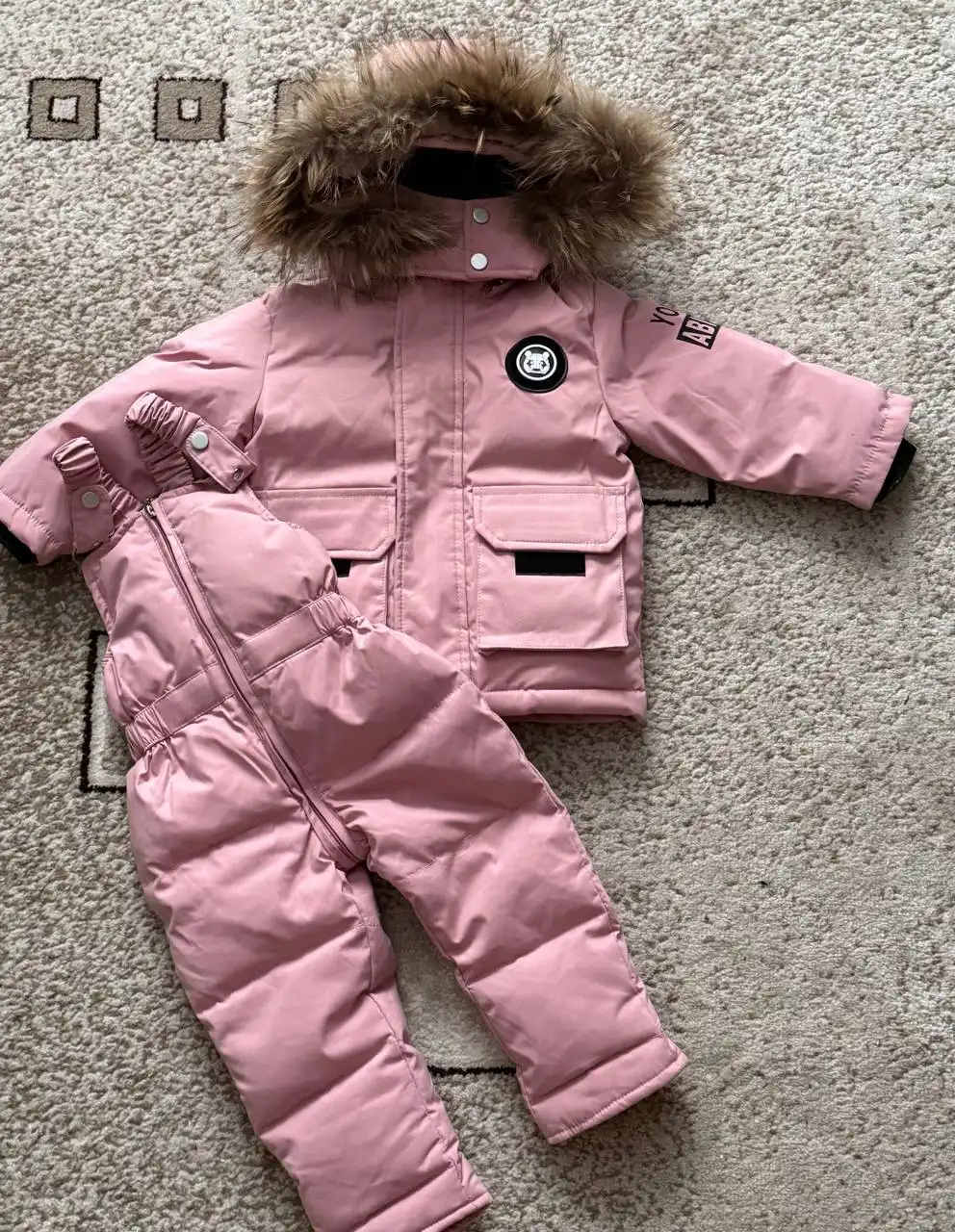 Продам зимний костюм размер 90