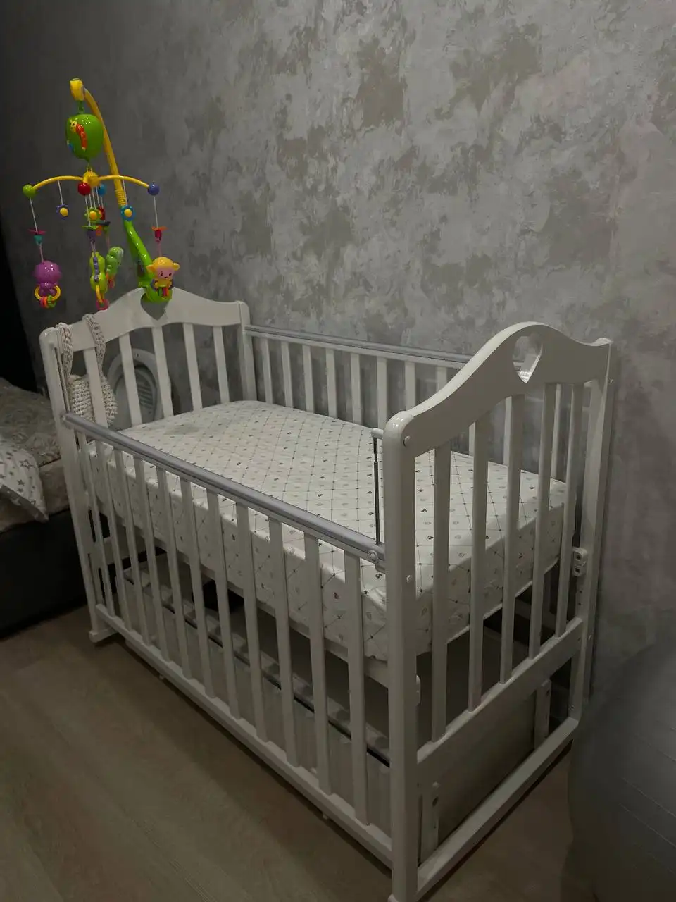 Продам кроватку маятник с ящиком