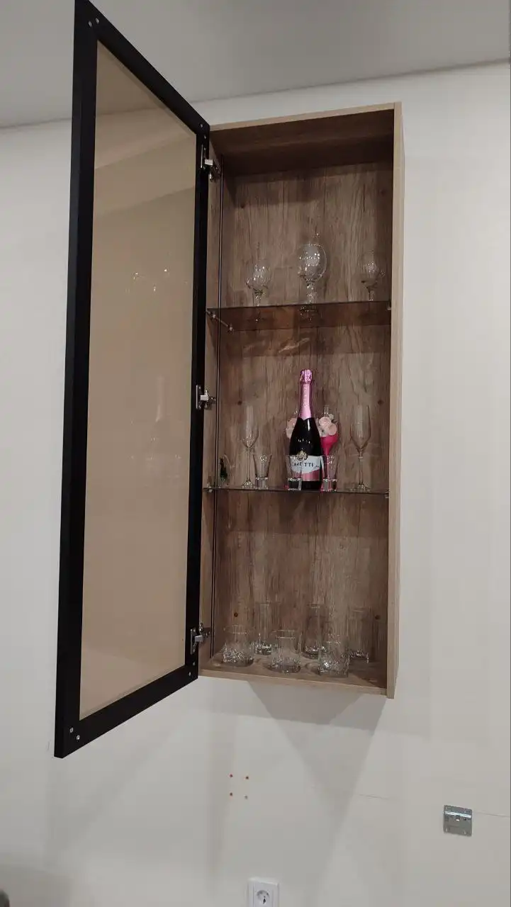 Продам стенку в гостиную с подсветкой