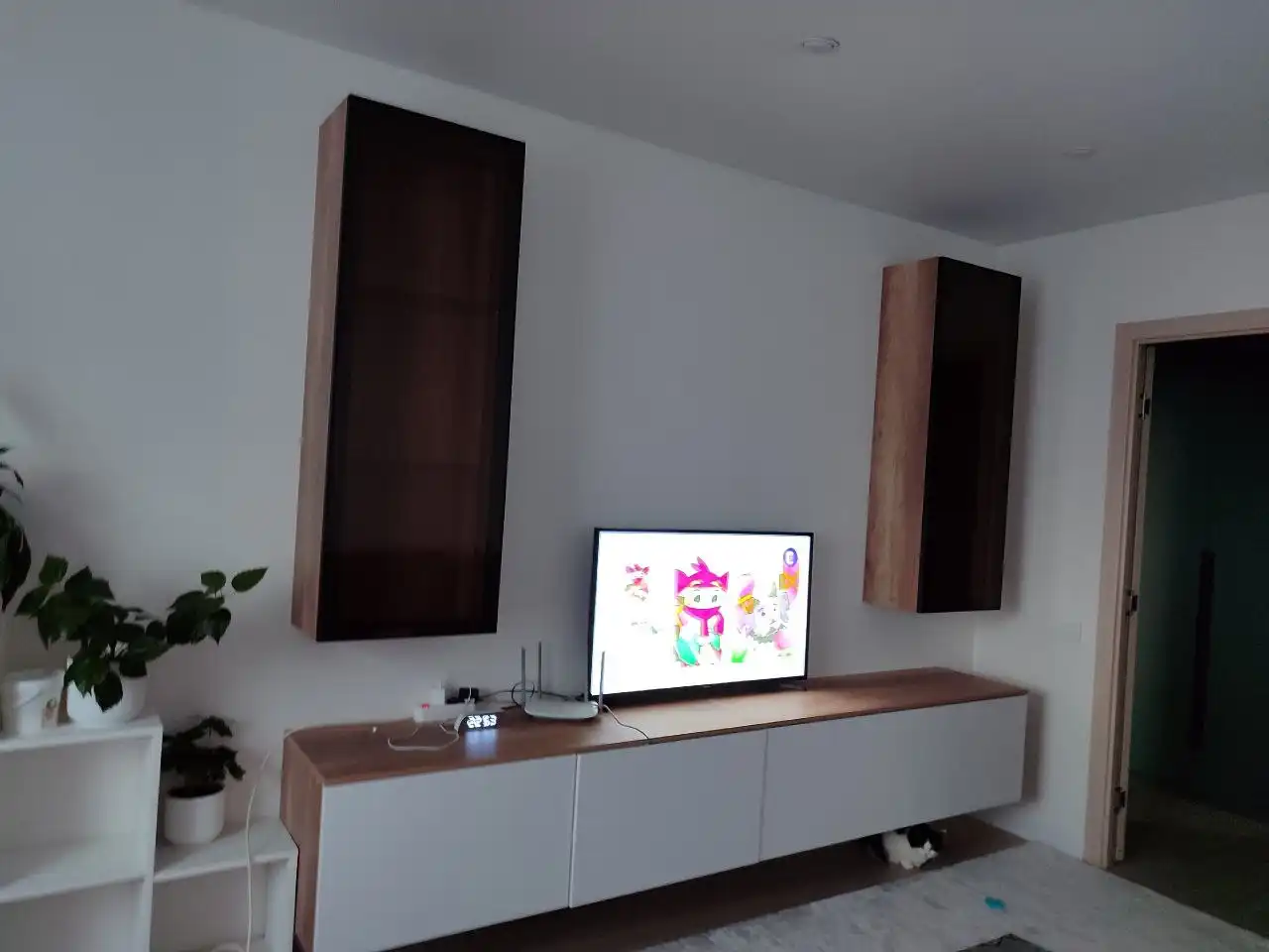 Продам стенку в гостиную с подсветкой