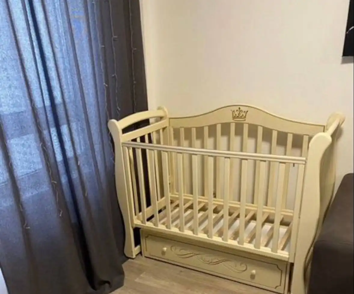 Продажа детской кроватки с комплектом