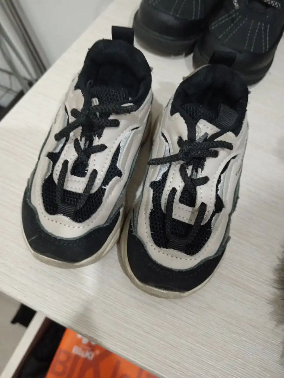 Кроссовки размер 22