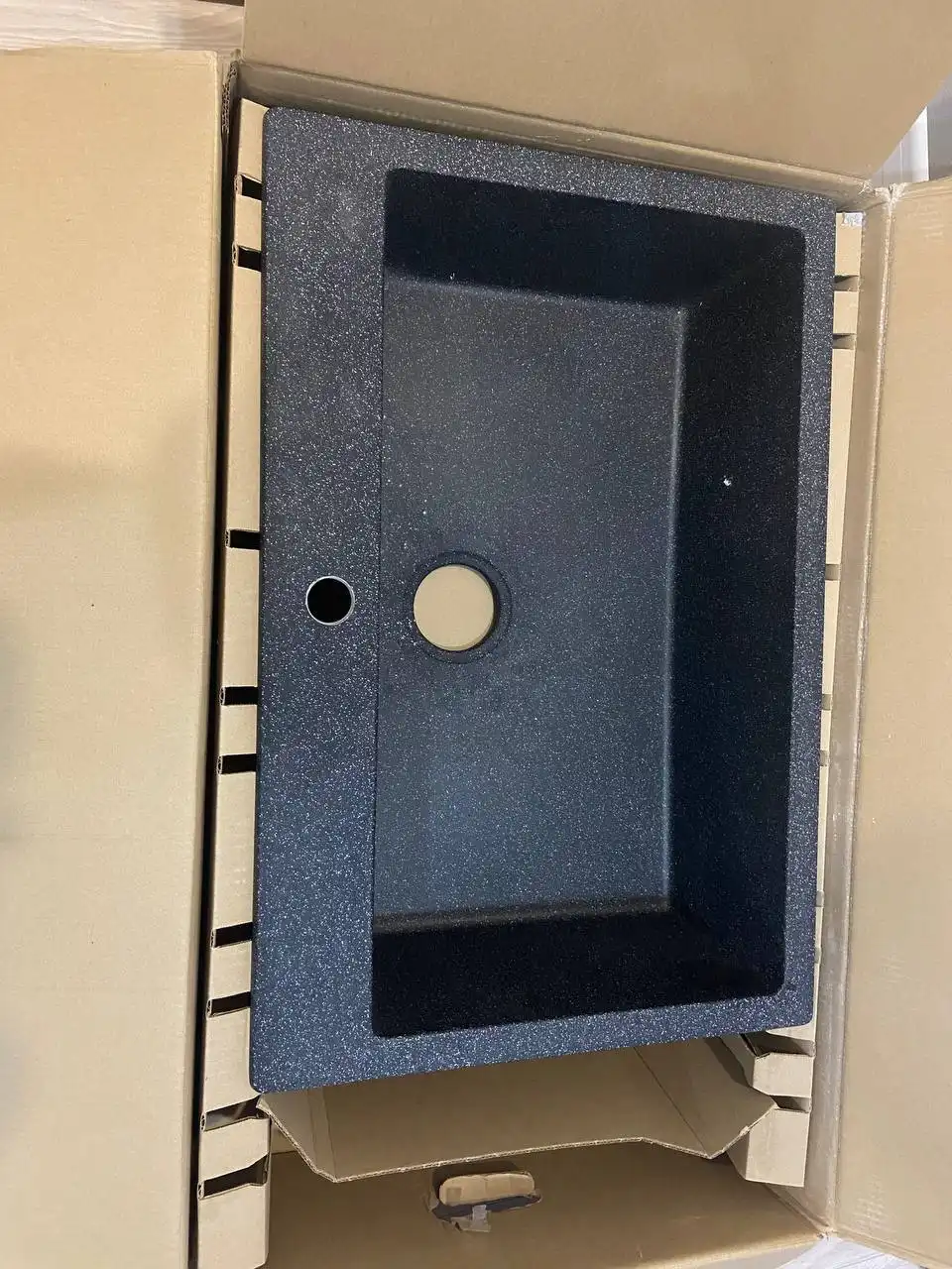 Продажа новой мойки из камня