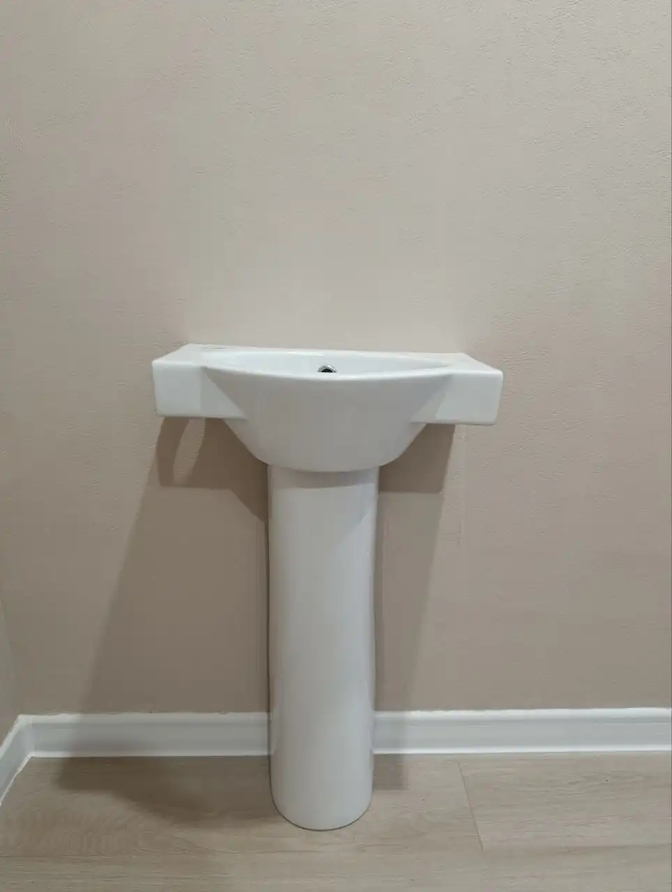 Раковина от застройщика с сифоном - Сантехника (Для дома и дачи) в Пенза