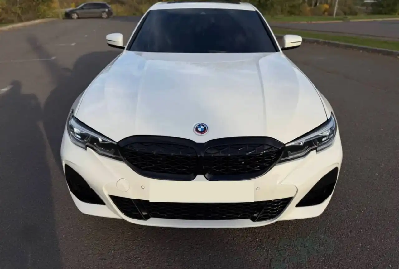 Продаётся BMW 330i xDrive 2019 года