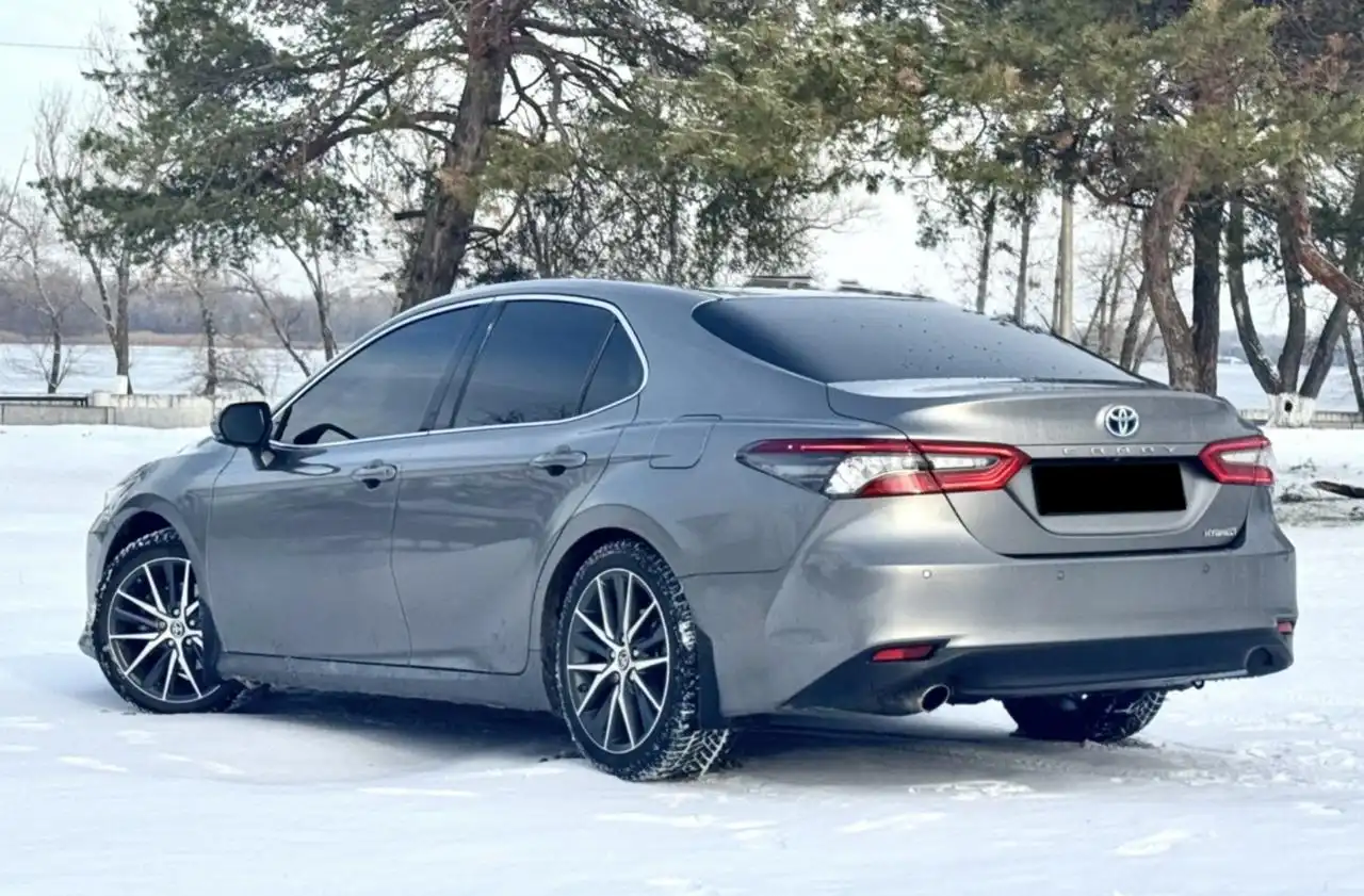 Toyota Camry Hybrid 2.5 - Легковые автомобили (Авто) в Челябинск