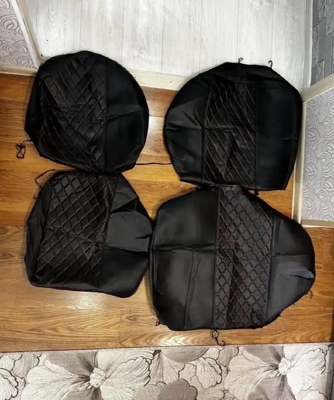 Чехлы черные в красную строчку - Чехлы (Авто) в Челябинск