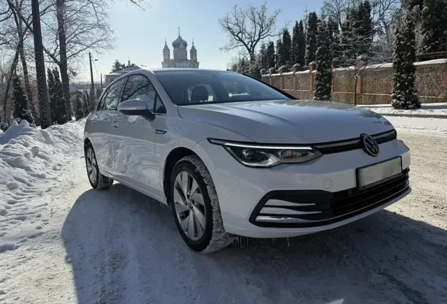 Volkswagen Golf 2021 1.4 TSI автомат - Легковые автомобили в Челябинск