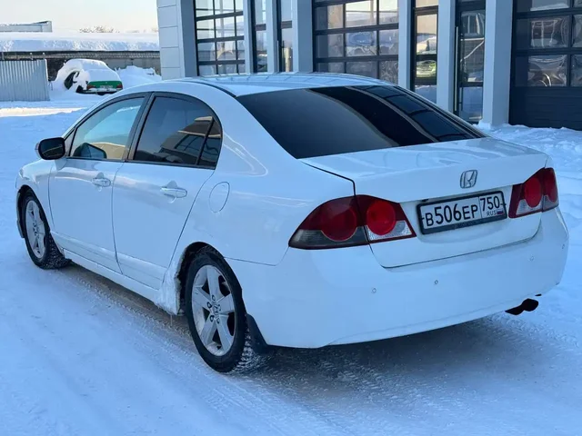 HONDA CIVIC 1.8 АВТОМАТ 8 ГОД - Внедорожники в Набережные Челны