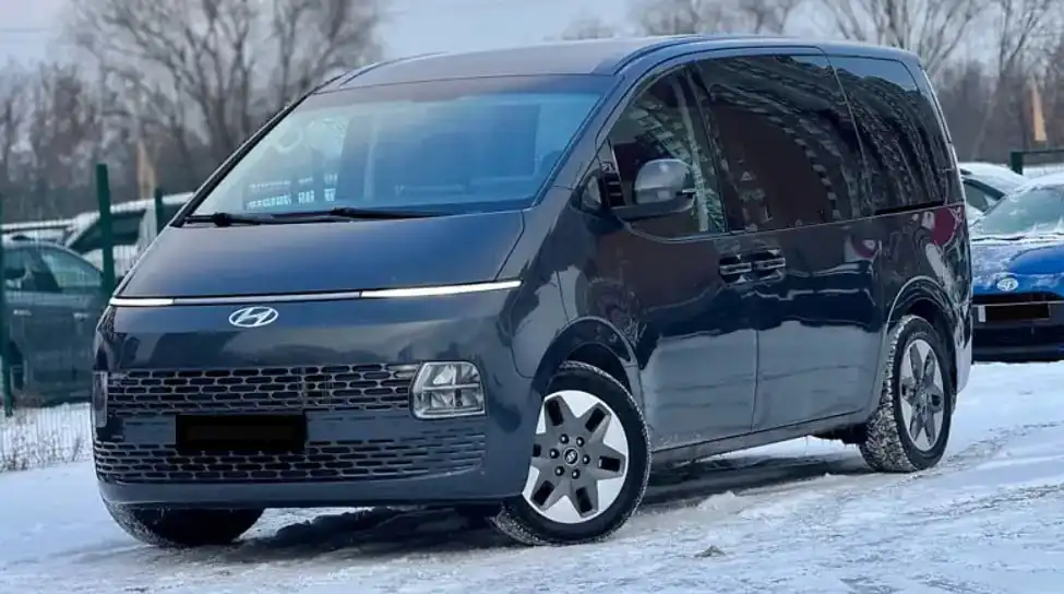 Hyundai Staria 2022 года выпуска в топовой комплектации - Легковые автомобили (Авто) в Челябинск