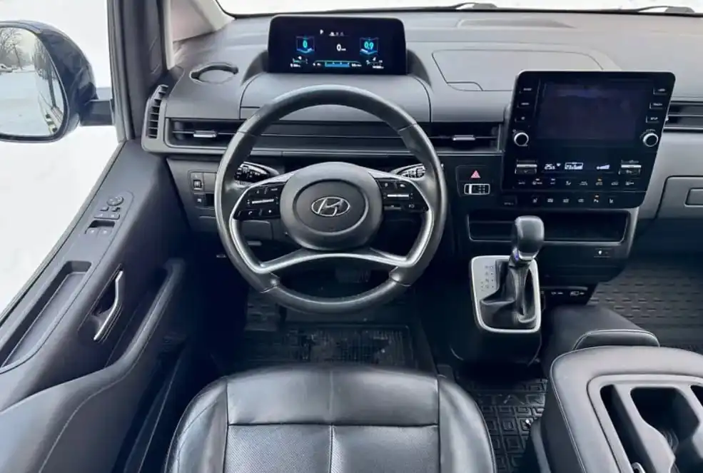 Hyundai Staria 2022 года выпуска в топовой комплектации - Легковые автомобили (Авто) в Челябинск