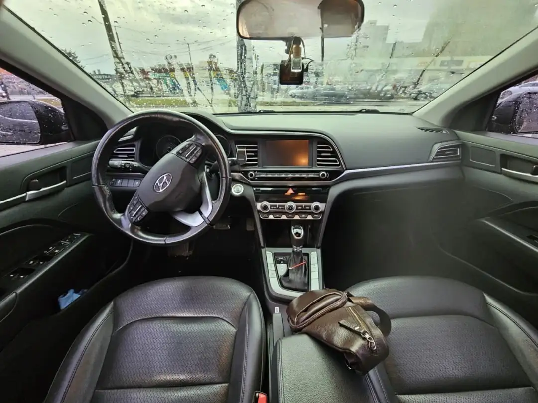 Hyundai Elantra 2019 - Легковые автомобили (Авто) в Челябинск