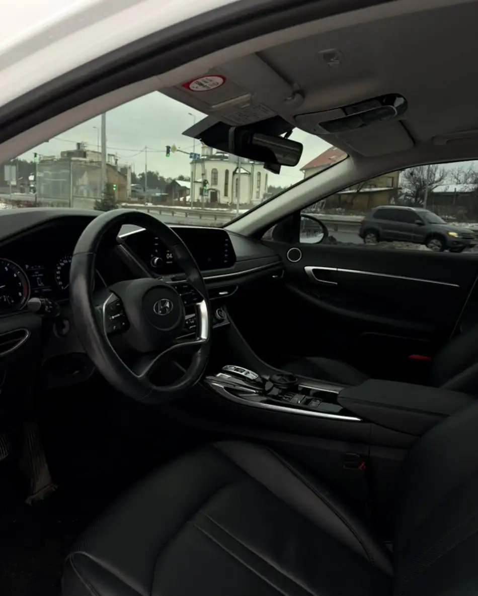 Hyundai Sonata 2019, 2.0 газ, автомат, пробег 139 000 км - Авто в Челябинск