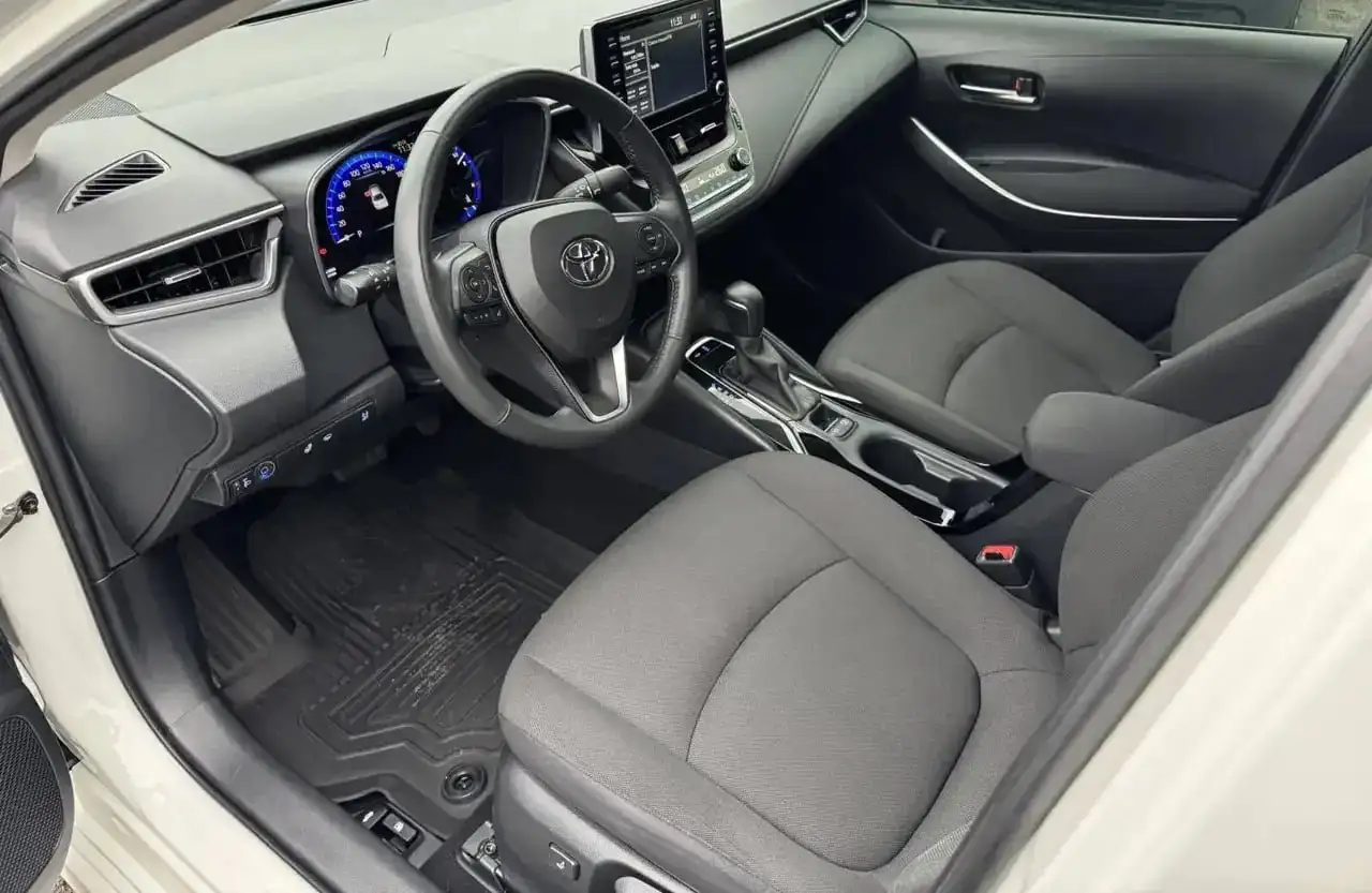 Toyota Corolla 1.6 л вариатор передний привод - Легковые автомобили (Авто) в Челябинск